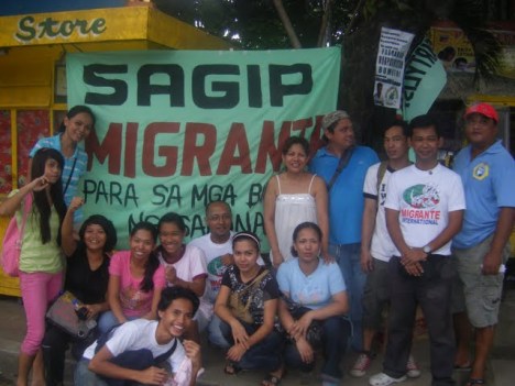 volunteers with barangay